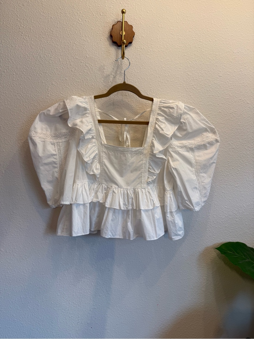 By the River White Cottagecore Puff Sleeve Blouse | Size Medium 🤍